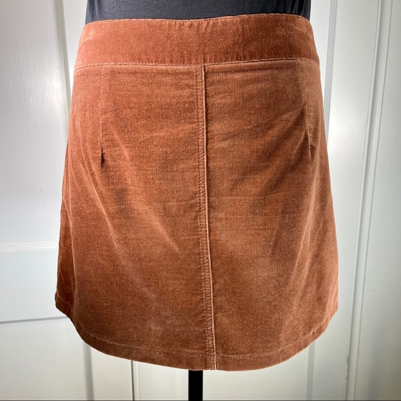 BCBGMaxazria skirt - Picture 4 of 10